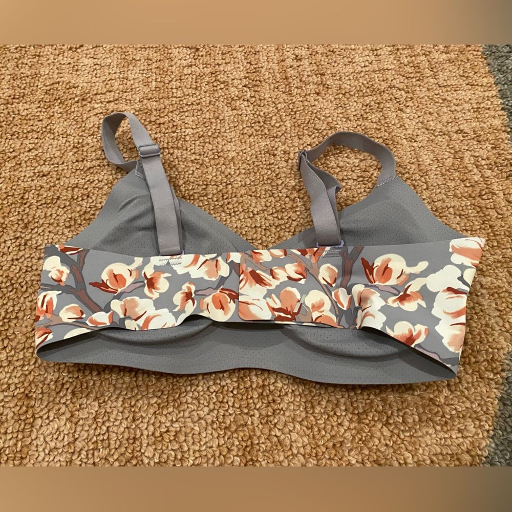 KNIX Wingwoman Contour Side Coverage
Everyday Bra 6 LE Winter Gardenia - Picture 3 of 8